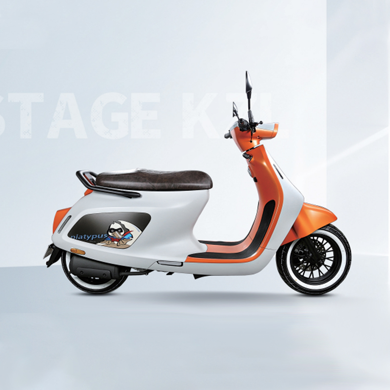 Los ciclomotores de gasolina brindan viajes flexibles a ciudades concurridas